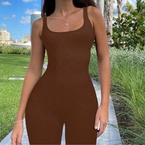 Ribbed jumpsuit brown